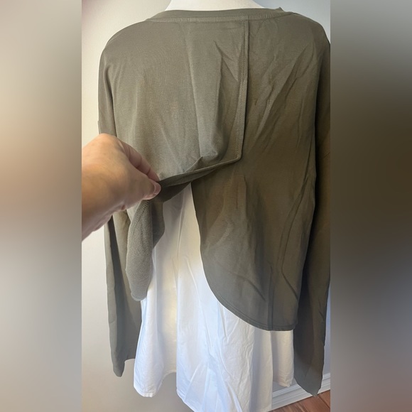 NWOT Vince Camuto Double Layered Top in Pristine Condition! - Picture 7 of 9